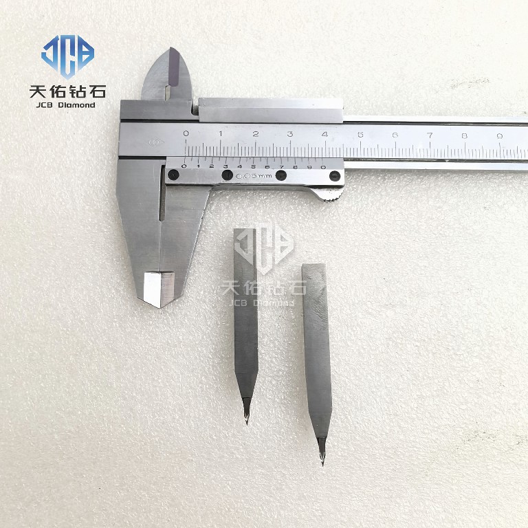 超精密CVD金刚石单晶刀  H7.00*7.00*L52.5*R0.02