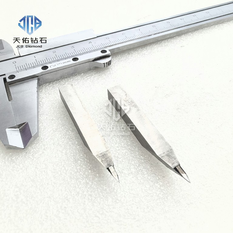 超精密CVD金刚石单晶刀  H7.00*7.00*L52.5*R0.02
